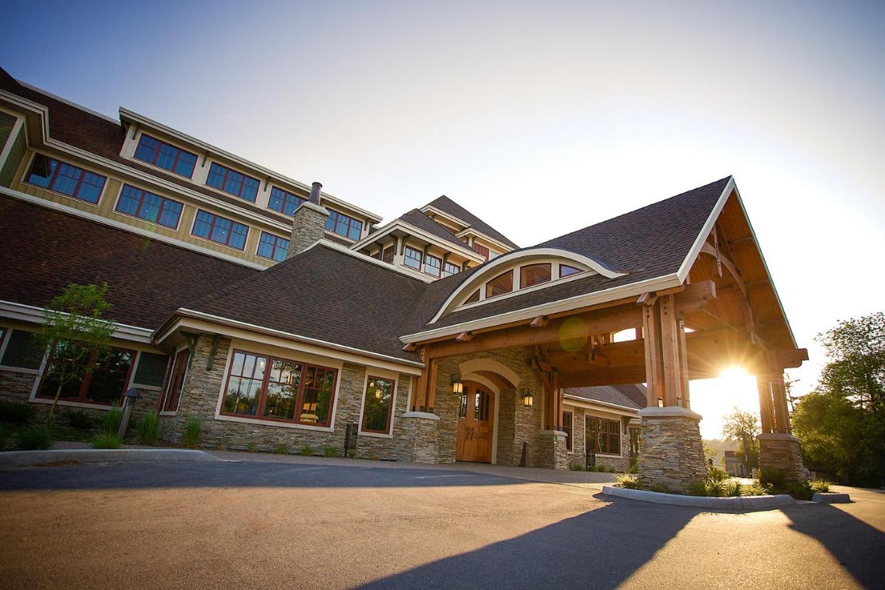 Tamarack Lodge Травърс Сити Екстериор снимка