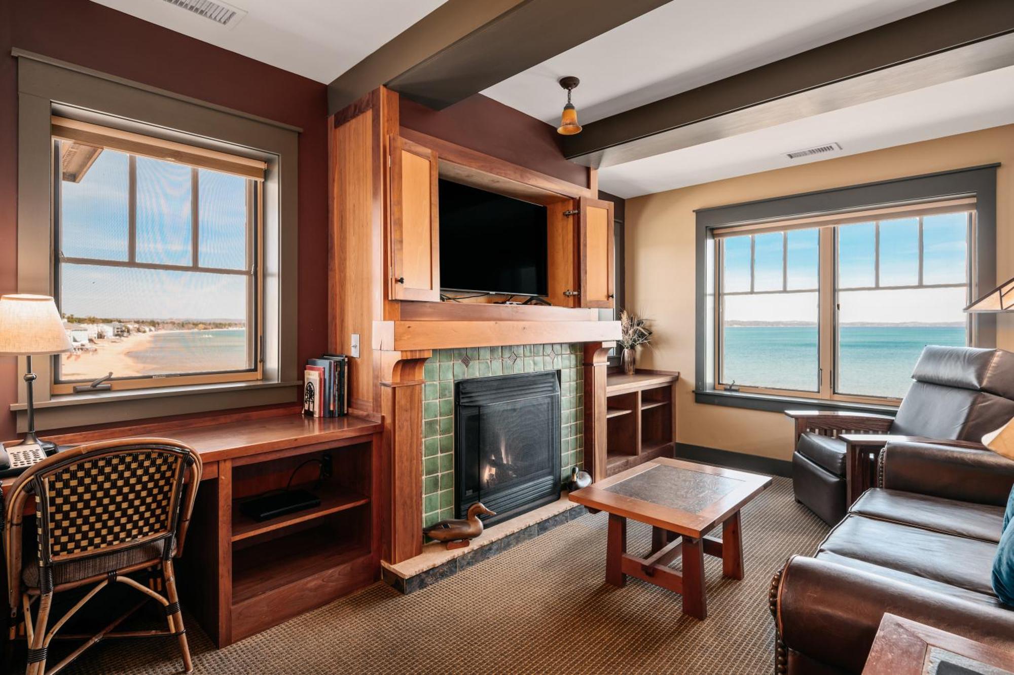 Tamarack Lodge Травърс Сити Стая снимка