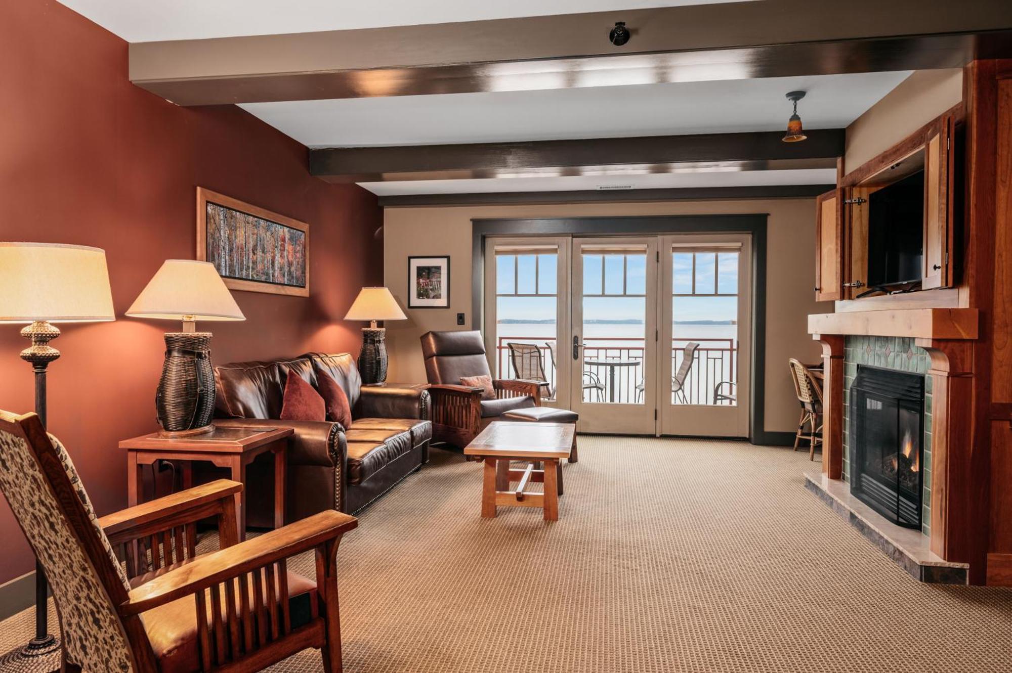 Tamarack Lodge Травърс Сити Стая снимка