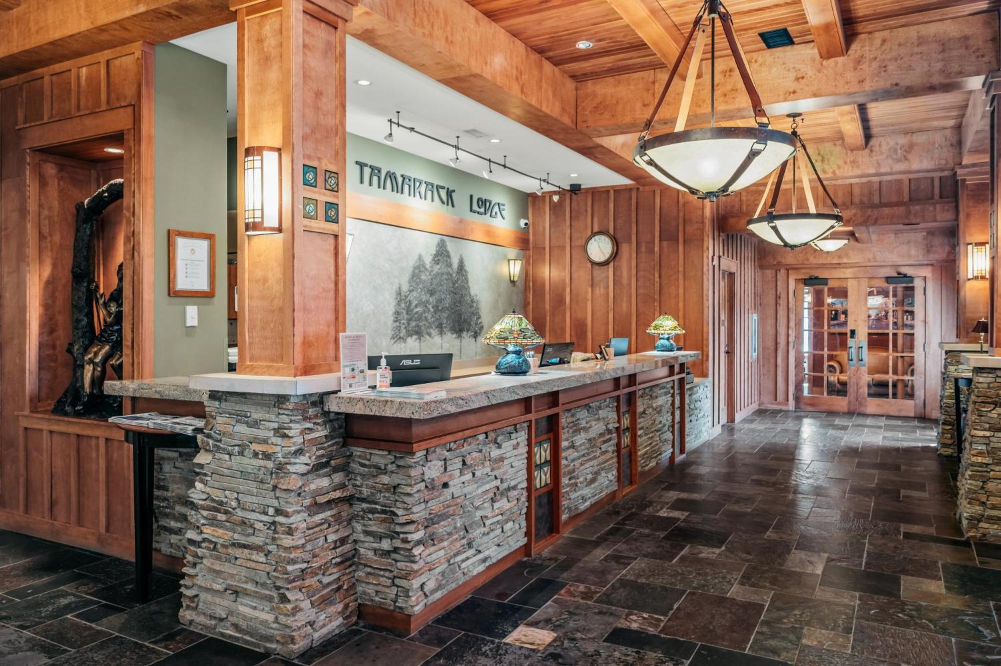 Tamarack Lodge Травърс Сити Екстериор снимка